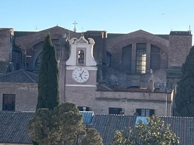 Camera X2 Con Magnifica Vista Sul Chiostro Di Michelangelo E Le Terme Di Diocleziano ローマ エクステリア 写真