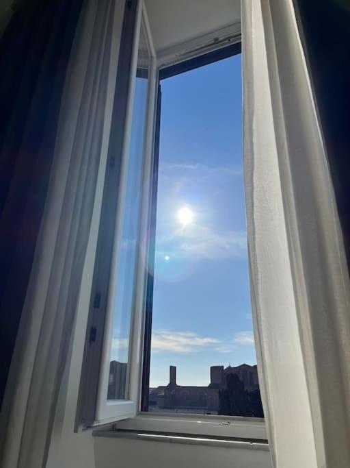 Camera X2 Con Magnifica Vista Sul Chiostro Di Michelangelo E Le Terme Di Diocleziano ローマ エクステリア 写真