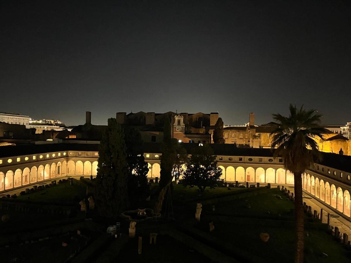Camera X2 Con Magnifica Vista Sul Chiostro Di Michelangelo E Le Terme Di Diocleziano ローマ エクステリア 写真