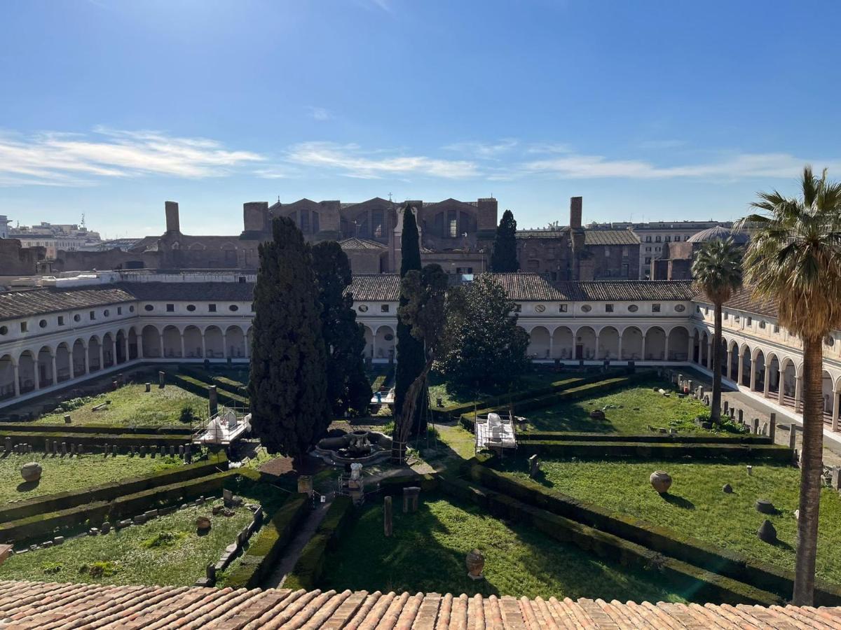 Camera X2 Con Magnifica Vista Sul Chiostro Di Michelangelo E Le Terme Di Diocleziano ローマ エクステリア 写真